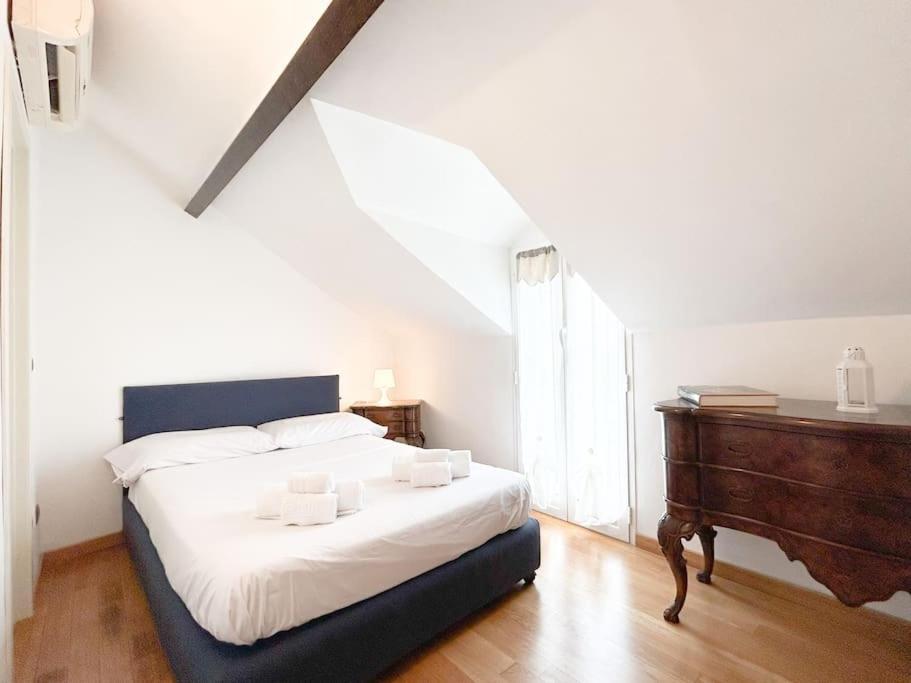 Elegante Mansarda 300Mt Dal Mare - Centro - Wifi Leilighet Savona Eksteriør bilde