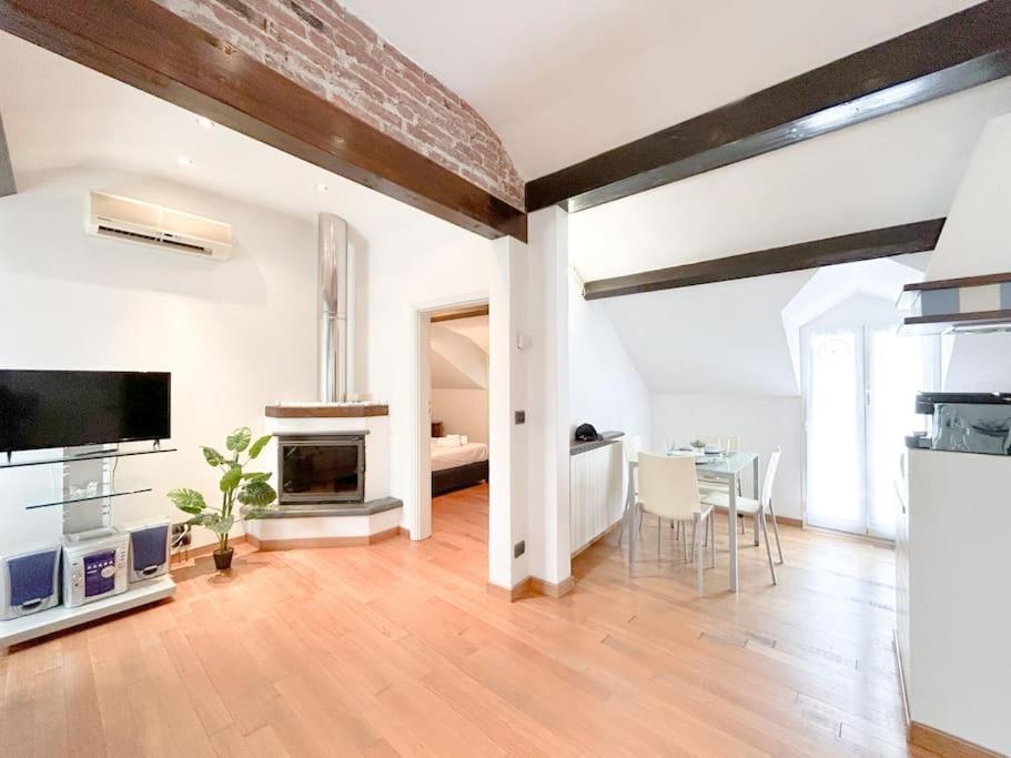 Elegante Mansarda 300Mt Dal Mare - Centro - Wifi Leilighet Savona Eksteriør bilde